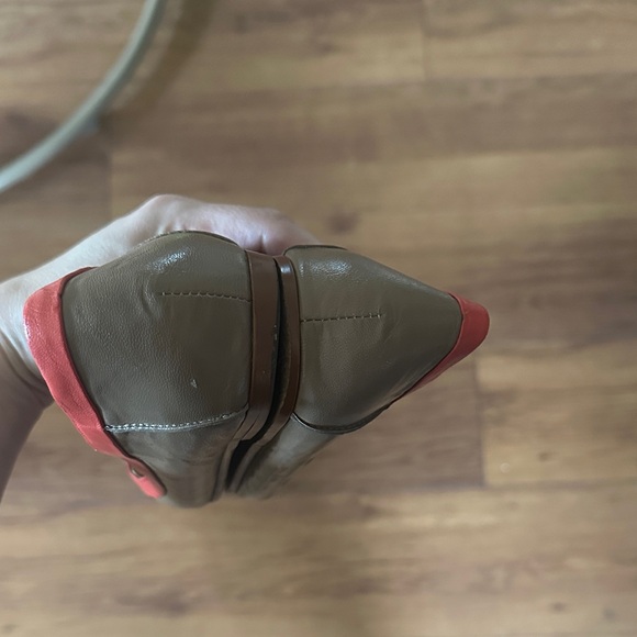 Vintage Bottega Veneta Women's‎ Coral, Tan Black Cap Toe Flats - Picture 4 of 4